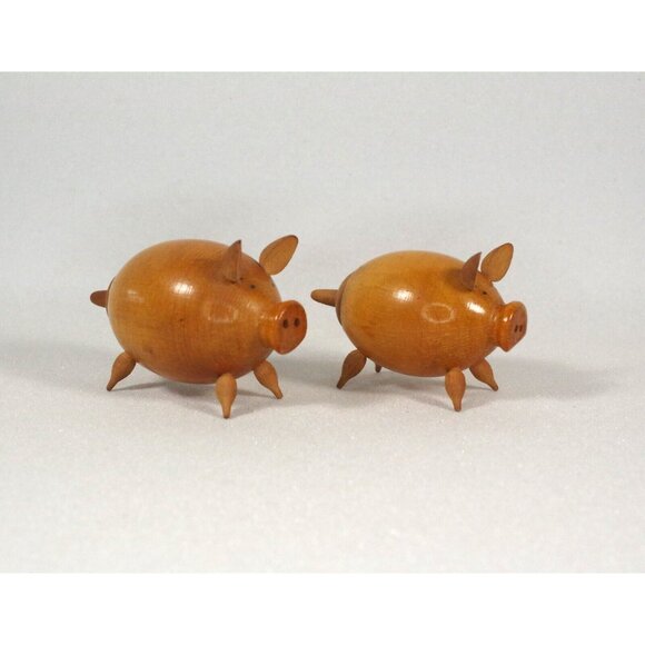 Vintage Danish Modern Wooden Pig Salt and Pepper Shakers Set of 2 MCM Kitchen - Picture 1 of 6